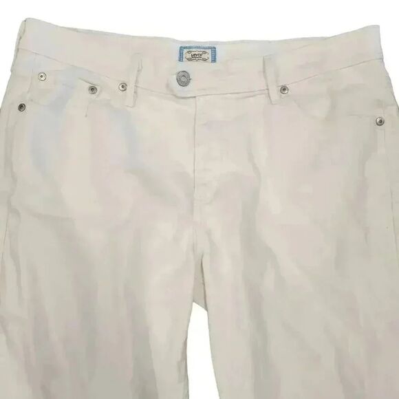 Levi's Women's 515 Capri White Cotton/Spandex Denim Capri Pants - Picture 3 of 13